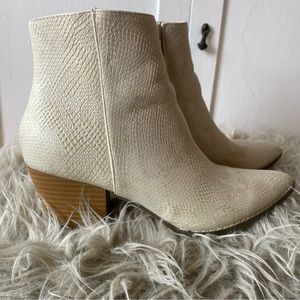 Matisse beige snakeskin vegan booties 6.5